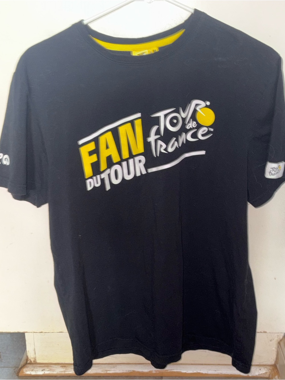 Tour de France Black Tee with Yellow Accent cycling tee size Medium never worn!